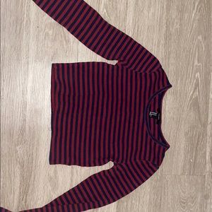 Long sleeve crop top